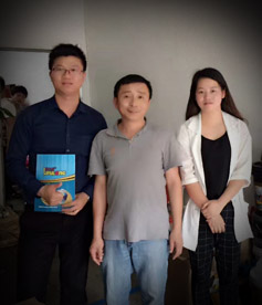 感謝潤滑油行業(yè)何總百般對比后堅決選擇與華企立方合作，我們必牢記使命，盡一切能力幫助企業(yè)網(wǎng)絡(luò)營銷落地，做良心企業(yè)。